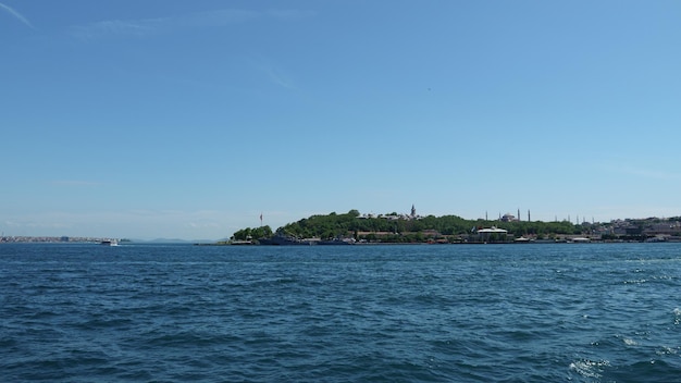 Vue de la mer au palais de Topkapi et à Hagia Saphia.