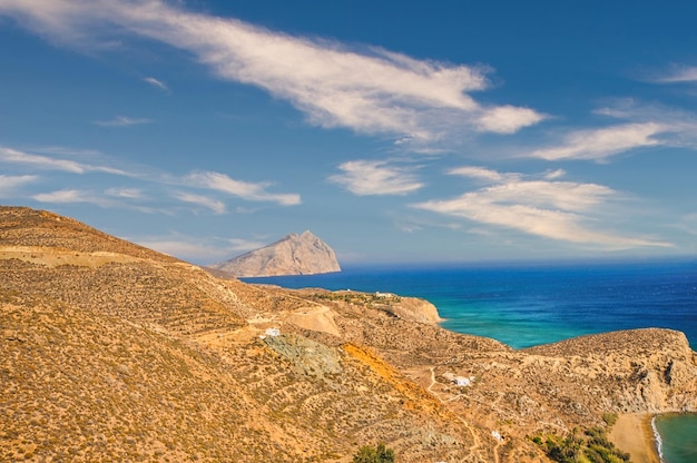 Vue sur la mer depuis la montagne