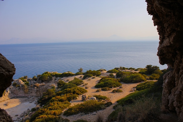 vue sur la mer depuis les rochers