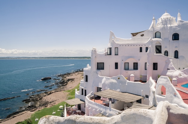 Vue sur la mer de Punta Ballena en Uruguay