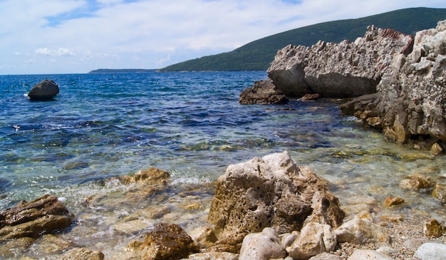 Vue Mer, Rochers, Ciel Nuageux, Montenegro, Perast, Ville