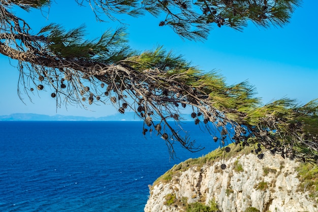 Photo vue sur la mer à samos, grèce