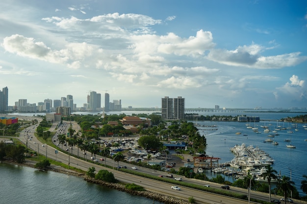 Vue de Miami le matin depuis le vol d'un oiseau