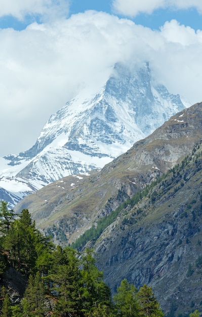 Vue sur le mont Cervin d'été (Alpes, Suisse, Zermatt)