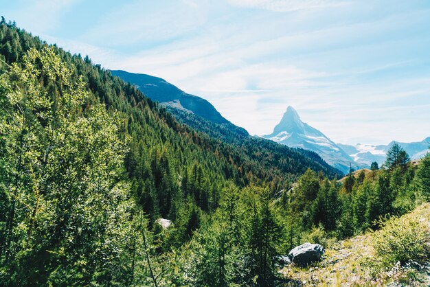 Photo vue sur le mont cervin à zermatt, en suisse.