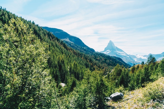 Photo vue sur le mont cervin à zermatt, en suisse.