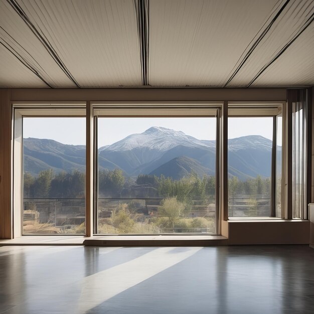 Vue sur la montagne dans la fenêtre de la maison de luxe