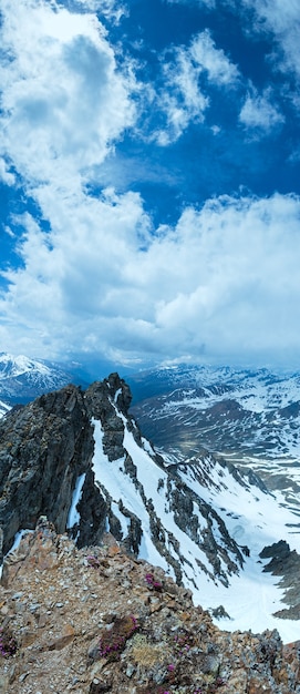 Vue sur la montagne depuis la station supérieure du téléski Karlesjoch (3108m