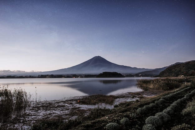 Vue sur la montagne Fuji. Le mont le plus célèbre du Japon