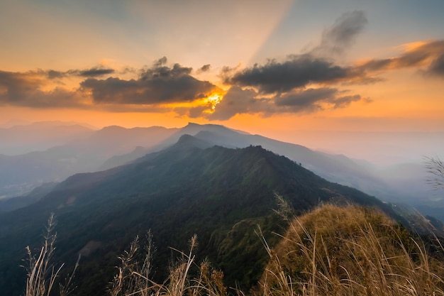 Vue de la montagne Phu Chi Dao ou Phu Chee Dao à Chiang Rai en Thaïlande