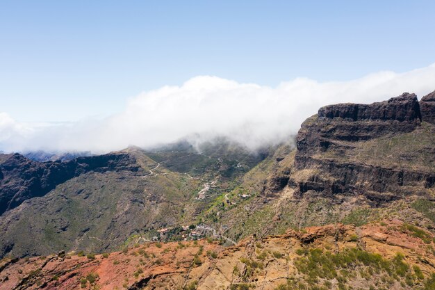 Vue sur la montagne, route dans les montagnes de l'île de Tenerife. Îles Canaries, Espagne