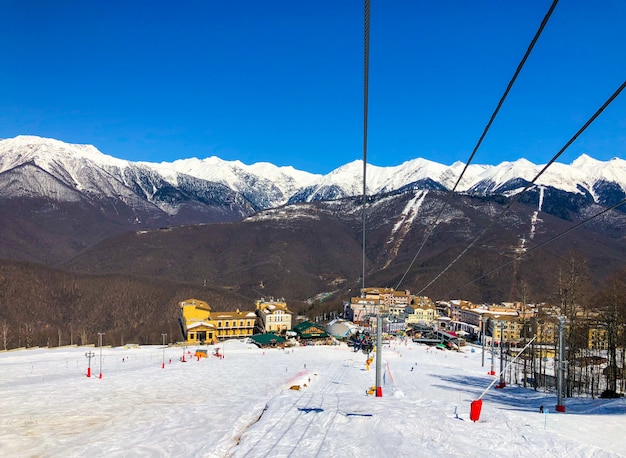 vue sur les montagnes dans la neige