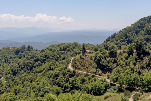 Vue sur les montagnes à proximité du village