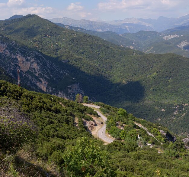 Vue sur les montagnes à proximité du village