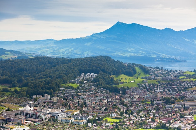 Vue des montagnes à la ville de Lucerne, Suisse