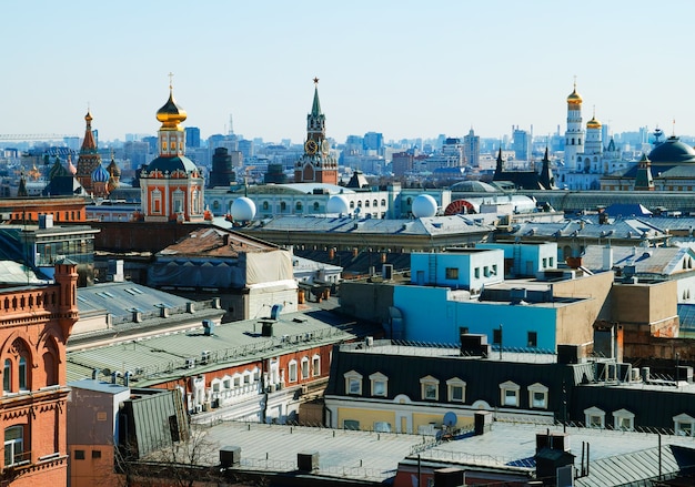 Vue de Moscou depuis l'arrière-plan du bâtiment de la place Loubianka