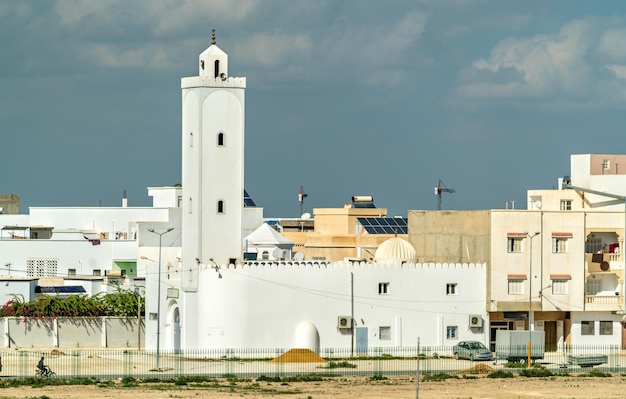 Vue d'une mosquée à Kairouan en Tunisie