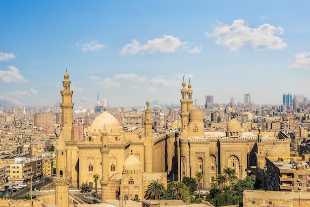 Vue de la mosquée Sultan Hassan au Caire aux beaux jours, Egypte