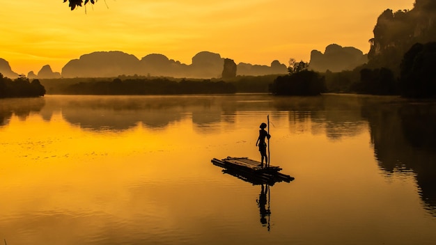 Vue naturelle du lac Nong Thale à Krabi, en Thaïlande