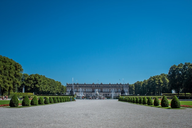 Vue de Neues Schloss Herrenchiemsee. Basé sur le style de Versailles.