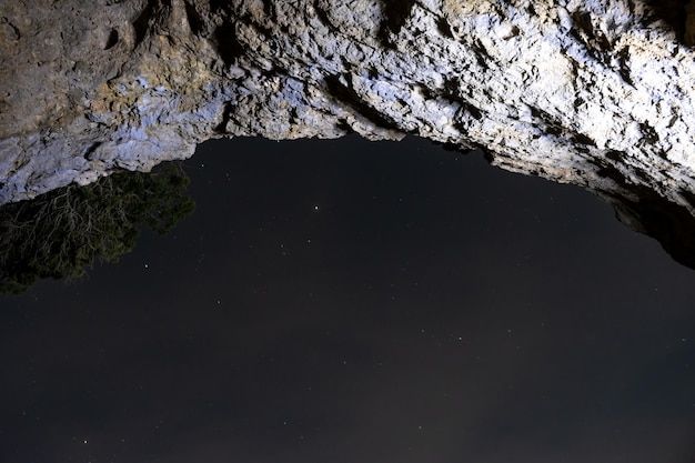 Vue nocturne de la fenêtre du diable Cuenca Espagne