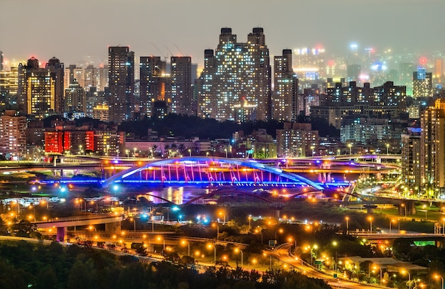 Vue De Nuit De La Ville De New Taipei à Xindian District, Taiwan