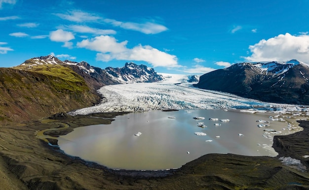 Vue panoramique aérienne du glacier de skaftafell islande