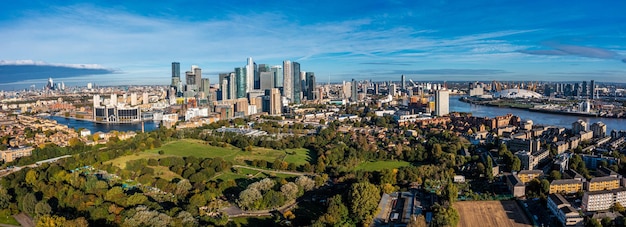 Vue panoramique aérienne du quartier des affaires de Canary Wharf à Londres, au Royaume-Uni. Quartier financier de Londres.