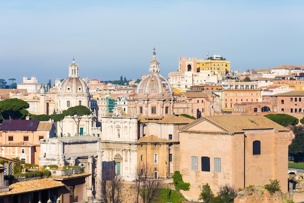 Vue panoramique aérienne de Rome aux beaux jours, Italie