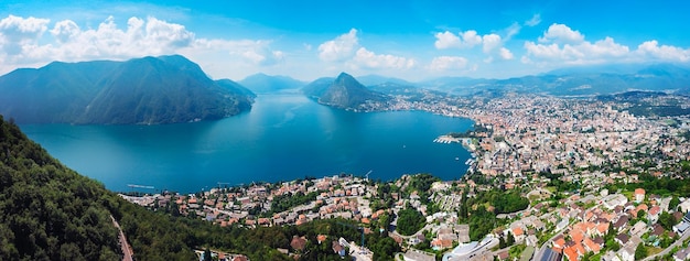 Vue panoramique aérienne de la ville de Lugano