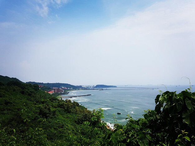 Vue panoramique de la baie contre le ciel