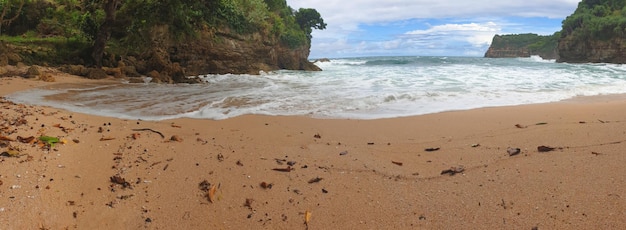 Vue panoramique sur la belle plage