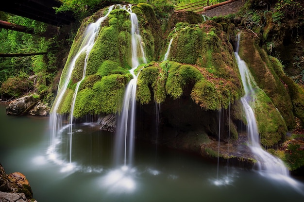 Vue panoramique de la cascade