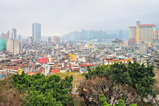 Vue panoramique sur le centre-ville d'affaires de Macao et le quartier résidentiel.