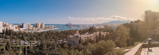 Vue panoramique sur la côte de Malaga aux beaux jours