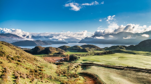 Vue Panoramique Depuis Le Sommet Du Roy's Peak Surplombant Le Lac Wanaka