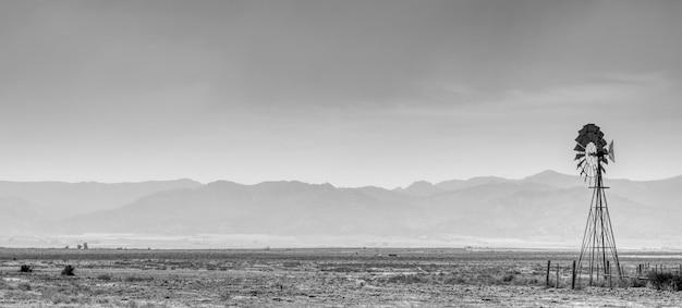 Vue panoramique du champ contre le ciel