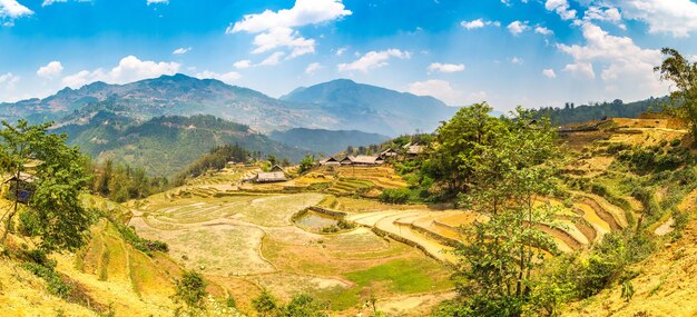 Vue panoramique du champ de riz en terrasses à Sapa, Lao Cai, Vietnam