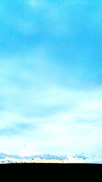 Vue panoramique du ciel bleu