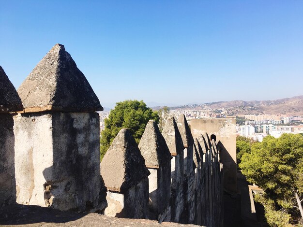 Vue panoramique du fort sur un ciel bleu clair