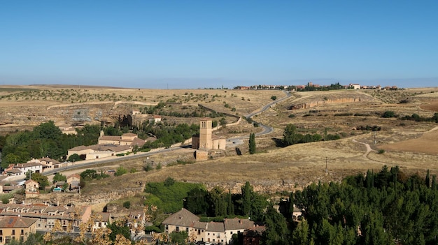 Vue panoramique du paysage sur un ciel bleu clair