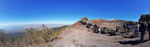 Vue panoramique du paysage sur un ciel bleu clair