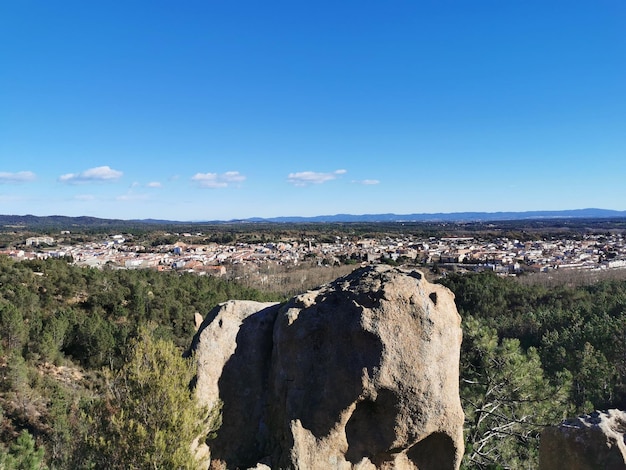 Vue panoramique du paysage sur le ciel bleu