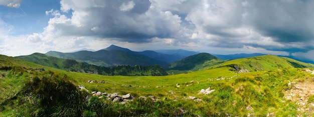 Vue panoramique du paysage contre le ciel