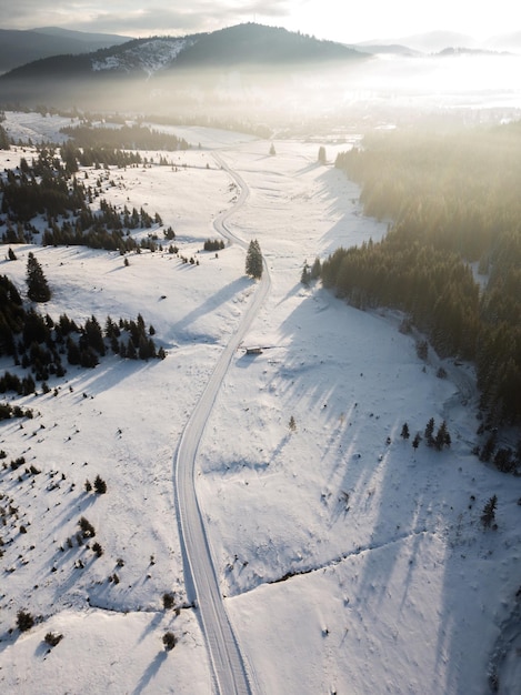 Vue panoramique du paysage couvert de neige