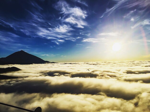 Photo vue panoramique du paysage nuageux contre le ciel au coucher du soleil