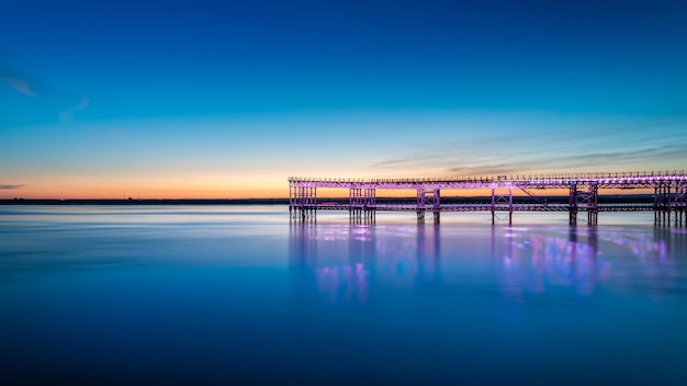 Vue panoramique du quai de chargement du minerai de la compagnie minière Rio Tinto à Huelva, Andalousie, espagne. Ría de Huelva et Muelle del Tinto