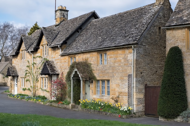 Vue panoramique du village de Lower Slaughter dans les Cotswolds