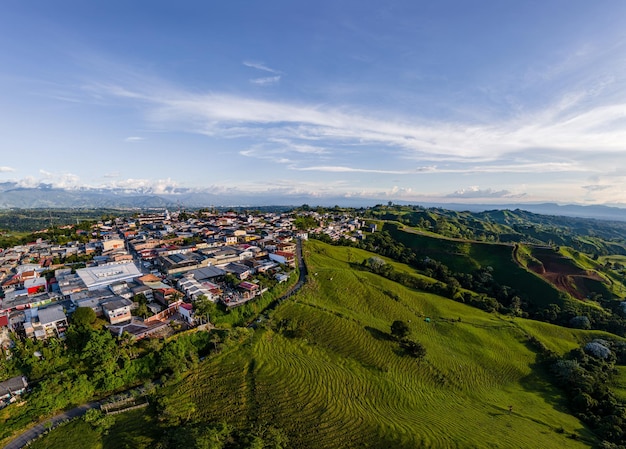 Photo vue panoramique de filandia quindo el pueblo mas hermoso del eje cafetero