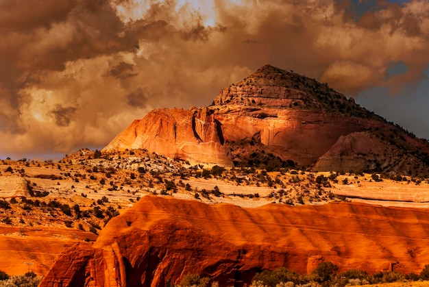Vue panoramique des formations rocheuses contre le ciel